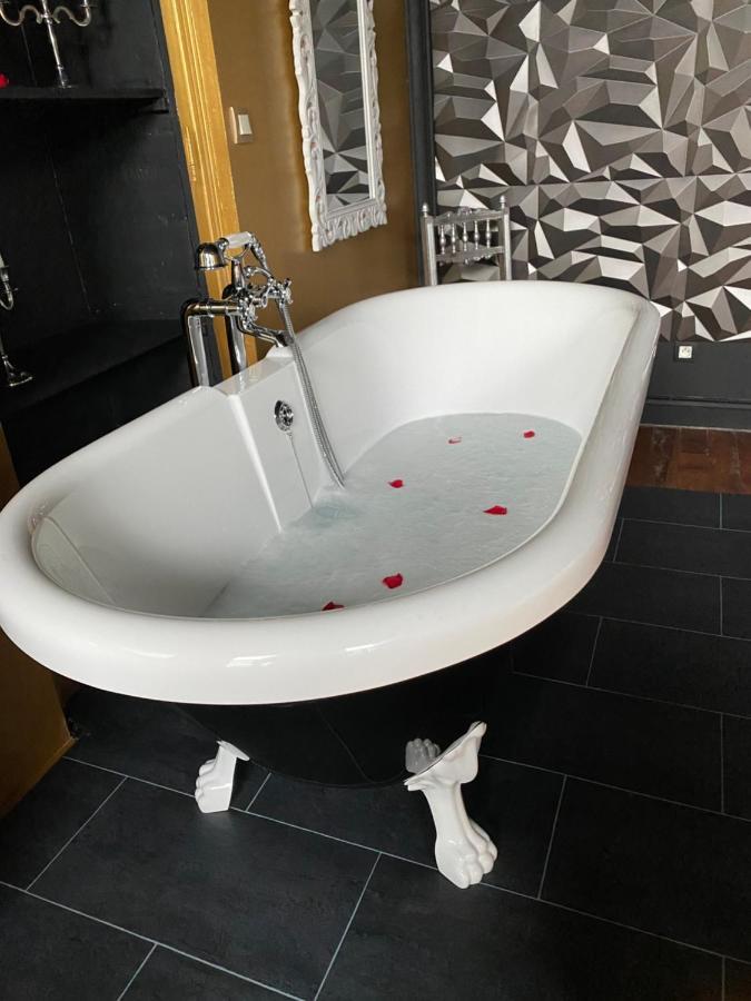 Bed and Breakfast Hypolite Avesnes-sur-Helpe Exterior foto